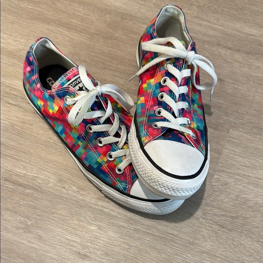 Converse Multicolor Pixel Pattern Sneakers Size 7 M / 8-1/2 W